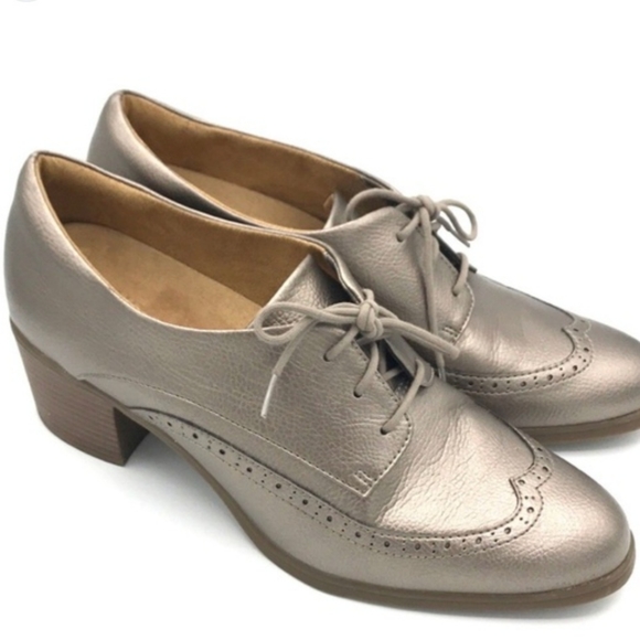Naturalizer Light Gold Oxford Loafers Size 5.5W Lace up Soft insole. Quality an - Picture 3 of 3